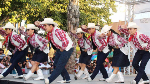 Viernes 12 de Octubre gran presentación artística para conmemorar