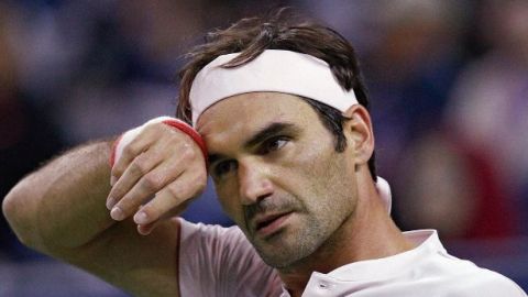 Borna Coric sorprende y elimina a Roger Federer en Shanghái