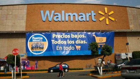 Clientes de Banorte podrán retirar efectivo en cajas de Walmart