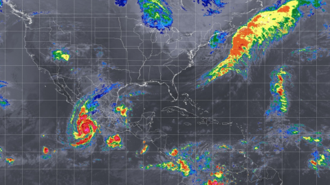 Willa evoluciona a huracán de categoría 2 frente a costas del oeste de México