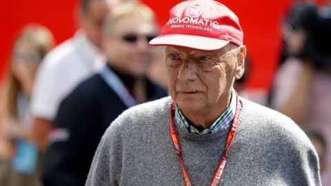 Niki Lauda deja el hospital luego de un trasplante de pulmón