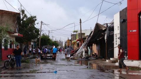 Comunidades sin luz y agua potable, saldo de "Willa" en Sinaloa