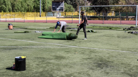 Comienzan trabajos de rehabilitación del campo de fútbol en el Eufrasio Santana