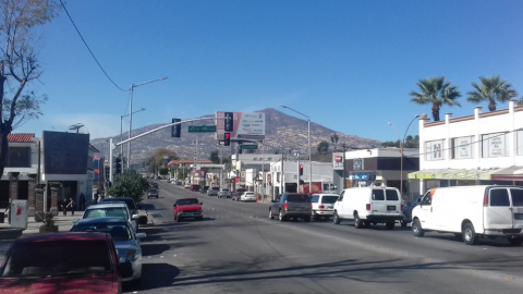 Instalará Gobierno del Estado luminarias en avenida principal de Tecate