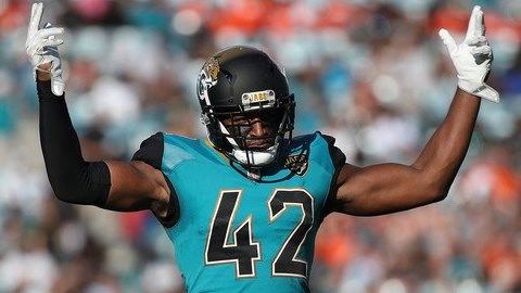 Arrestan a cuatro jugadores de Jaguars por problema en bar de Londres