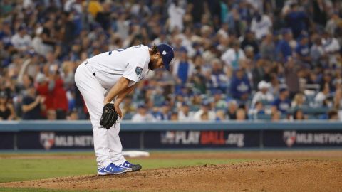 Clayton Kershaw pondera si salirse o no de su contrato