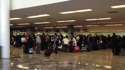 Neblina cierra aeropuerto de Tijuana desde el domingo por la noche