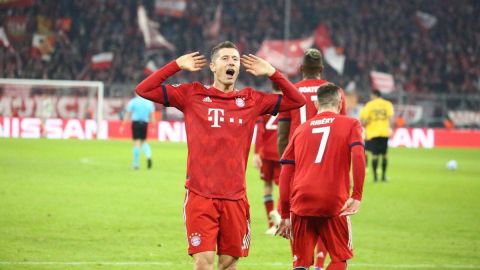 Bayern vence al AEK Atenas con doblete de Lewandowski