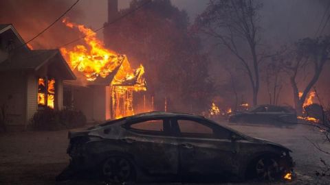 Sube a 23 la cifra de muertos en el incendio del norte de California