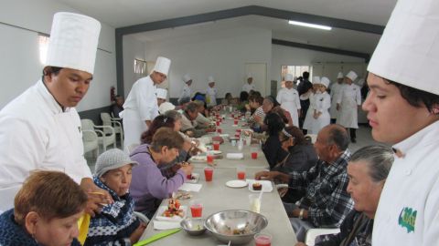 Escuela de Gastronomía de la UABC y DIF firman convenio