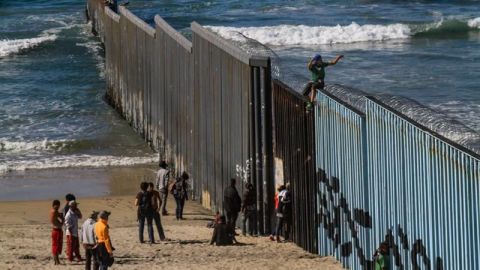 Gran parte del muro ya fue "renovado o construido", dice Trump
