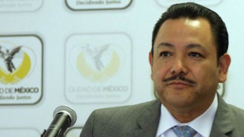 Héctor Serrano renuncia al PRD tras 15 años de militancia