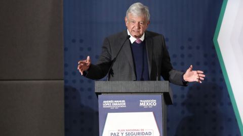 Cuesta trabajo ejercer la democracia: López Obrador