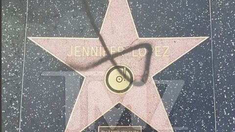 Vandalizan estrella de Jennifer Lopez en el Paseo de la Fama de Hollywood