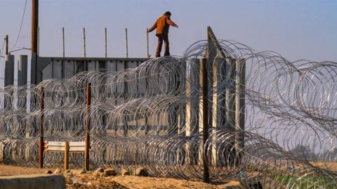 Trump autoriza a militares a proteger a patrulla fronteriza "si es necesario"