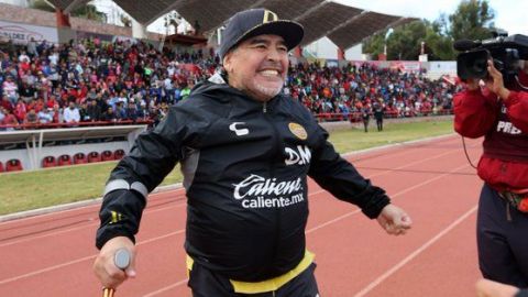 Maradona critica a Macri por violencia en Libertadores