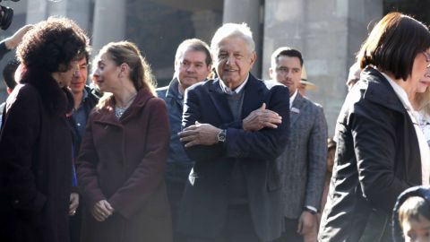 Presenta AMLO convocatoria para Constitución moral