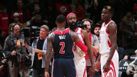 Harden anota 54 pero Wizards vencen a Rockets en prórroga