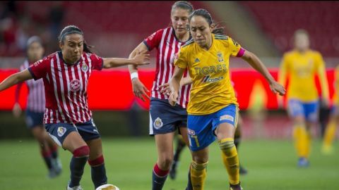 Chivas y Tigres igualan la ida de Semifinal Femenil