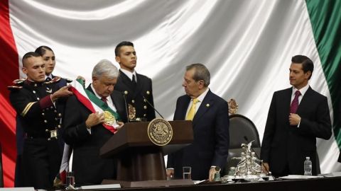 Andrés Manuel López Obrador asume la Presidencia de México