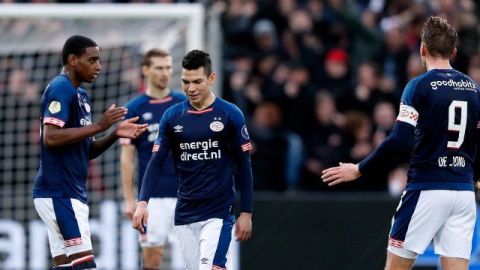 Feyenoord quitó el invicto al PSV de Lozano
