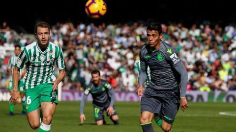 Betis se impuso a la Real Sociedad de Moreno, pero Guardado se lesionó