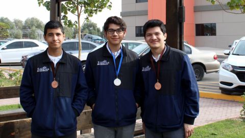 Alumnos de Xochicalco con medallas de Plata y Bronce en Biología
