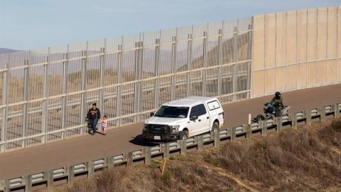 Arrestos de indocumentados en frontera EEUU-México baten récord en noviembre