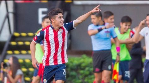 Explican por qué jugador de Chivas está registrado como estadounidense