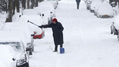 Una fuerte tormenta invernal golpea el sureste de EE.UU. y causa dos muertos