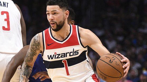 Suns corta a Austin Rivers después del traspaso de Ariza