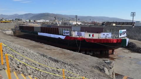 Construyen en Ensenada la barcaza más grande del país