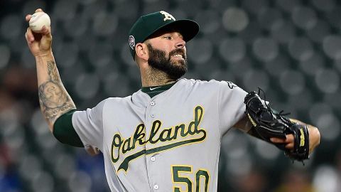 Los Atléticos anuncian de manera oficial el nuevo contrato de Mike Fiers