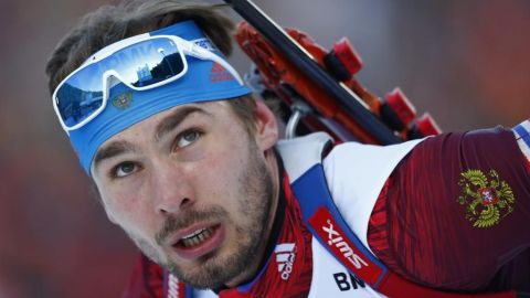 Campeón olímpico y mundial ruso de biatlón se retira en medio de investigación