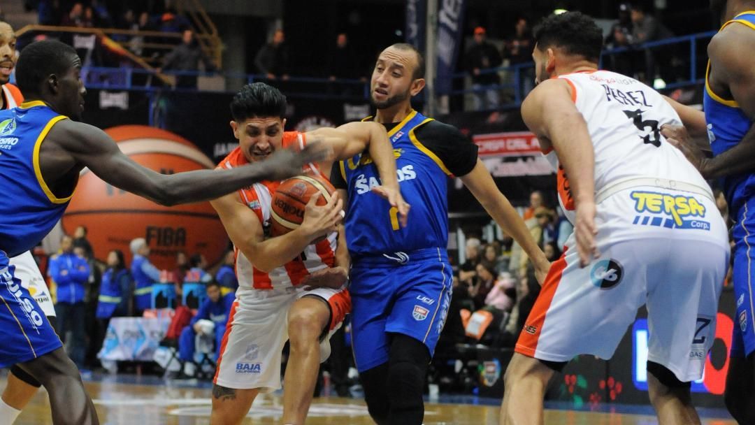 Soles se queda con el segundo y la serie ante Santos