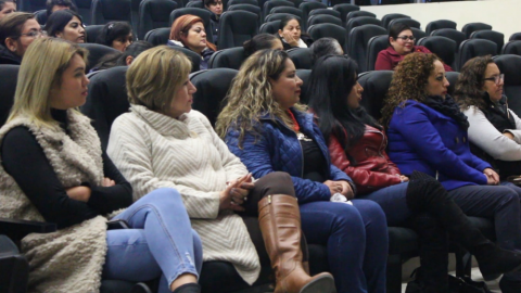 Imparte IMMUJER conferencia sobre el duelo a mujeres de Tecate