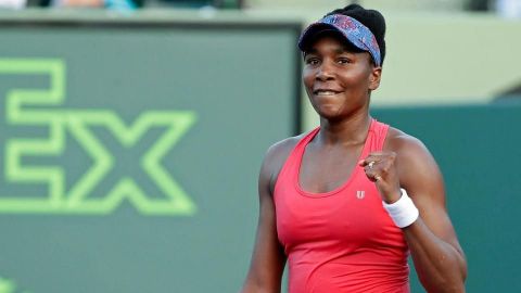 Venus Williams supera a Azarenka en 1ra ronda en Auckland