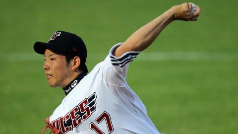 Pitcher japonés Yusei Kikuchi llega a un acuerdo con Marineros