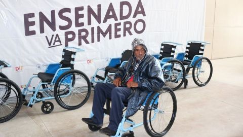 Apoya DIF con sillas de ruedas