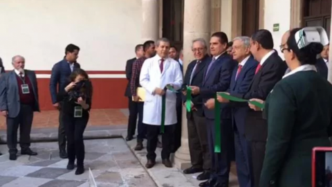 AMLO y Aureoles inauguran nueva sede del IMSS en Morelia