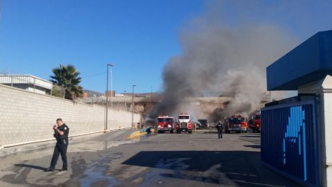 De 33 hidrantes solo sirvieron 5 en el incendio de la fábrica de Otay