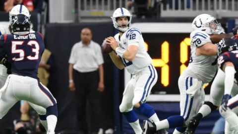 Luck lidera ataque de Colts al eliminar a Texans en playoffs