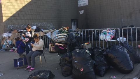 Migrantes se retiran voluntariamente de la bodega en Zona Centro