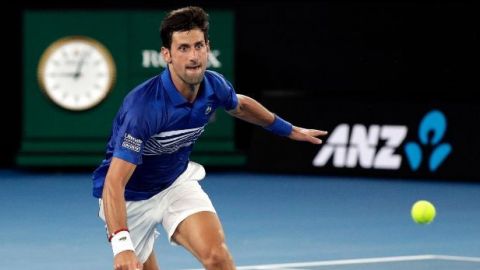 Djokovic gana y va por su séptima corona del Abierto de Australia