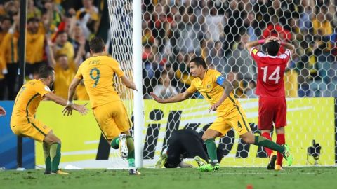 Australia doblega a Siria y avanza a octavos en Copa de Asia