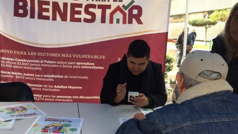 Estudiantes y adultos mayores ya pueden pedir apoyo económico del programa AMLO