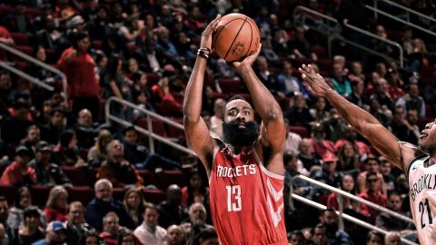Harden anota 58 puntos en derrota de Rockets ante Nets