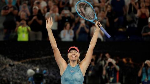 Sharapova termina con reinado de Wozniacki en Australia