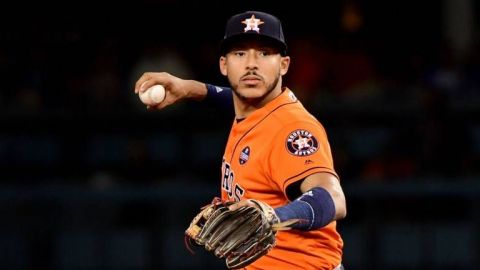 Carlos Correa se lució al parecerse a "Kylo Ren" levantando pesas