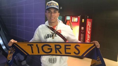 Carlos Salcedo regresó a la Liga MX por su familia